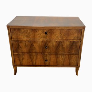 Antique Biedermeier Chest of Drawers in Walnut, 1820