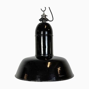 Lámpara de fábrica industrial de esmalte negro con superficie de hierro fundido, años 30