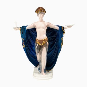 Estatuilla de porcelana, dedicación del templo atribuida a Liebermann Rosenthal Selb, Alemania, década de 1890