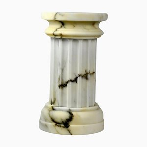 Jarrón columna hecho a mano de mármol Paonazzo satinado de Fiammetta V.