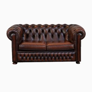 Englisches 2-Sitzer Chesterfield Sofa aus geflammtem Rindsleder