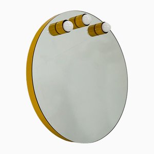 Espejo de tocador redondo amarillo de metal, años 70