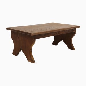 Sgabello rustico in legno con base curva, Francia, inizio XX secolo