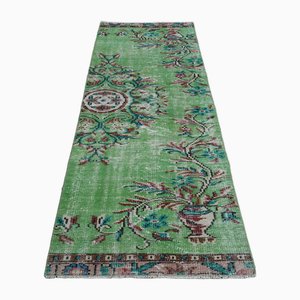 Alfombra de pasillo turca vintage de lana verde floral, años 60