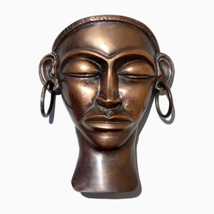 Máscara africana Mid-Century de metal, años 50