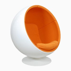 Weißer Ball Chair aus orangefarbenem Hallingdal Stoff, 2000er