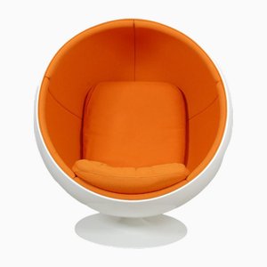 Weißer Ball Chair aus orangefarbenem Hallingdal Stoff, 2000er