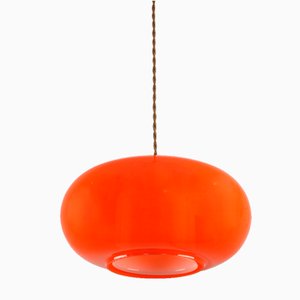 Lámpara colgante italiana Mid-Century moderna de latón y vidrio naranja, años 60