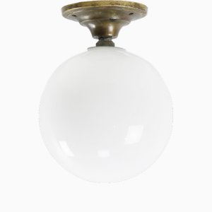 Lampada da soffitto vintage in ottone e vetro opalino