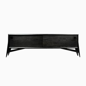 Credenza Mid-Century moderna in quercia scura con manici in legno, Scandinavia, anni '60
