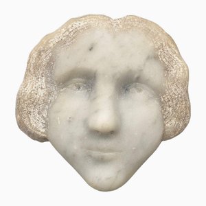 Escultura de cabeza de niña en mármol del siglo XX al estilo de la Haute Epoque