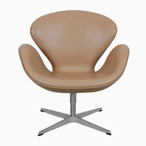 Swan Chair aus beigefarbenem Essential Leder von Arne Jacobsen