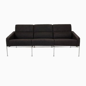 3-Sitzer 3303 Sofa aus Grauem Hallingdal Stoff von Arne Jacobsen, 1980er