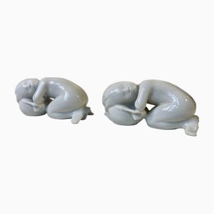 Figuras infantiles de porcelana blanca de Sadolin & Jespersen para Bing & Grondahl, años 50. Juego de 2