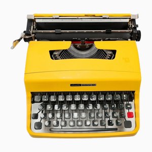 Yellow Lettera 32 Typewriter by Marcello Nizzoli for Olivetti Synthesis, Mid-20th Century