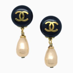 Aretes colgantes de perlas artificiales de Chanel. Juego de 2