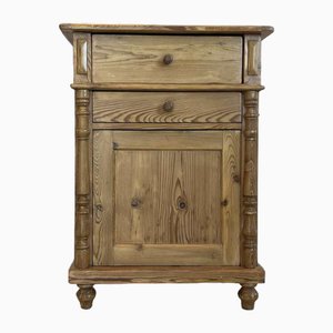 Farm Chest of Drawers in Wood