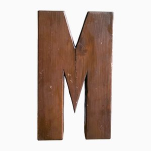 Große industrielle portugiesische Holz Signage Letter M, 1960er