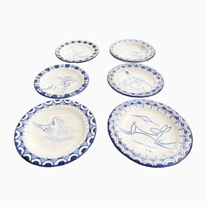 Platos portugueses de cerámica de terracota mirada en blanco y azul con motivos de animales, años 90. Juego de 6