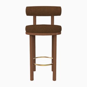 Moderner Collector Moca Bar Chair aus schokoladenbraunem Stoff & Räuchereiche von Studio Rig