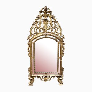 Espejo antiguo con marco de madera