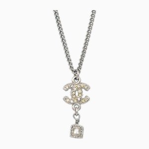 Colgante de collar con cadena CC de diamantes de imitación de plata de Chanel