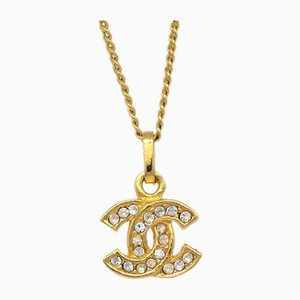 Goldene Rhinetsone Halskette mit CC-Anhänger von Chanel