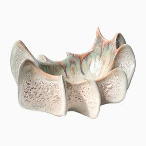 Concha escultural de cerámica de Natalia Coleman