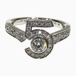Anello Eternal No.5 in oro bianco e diamanti di Chanel