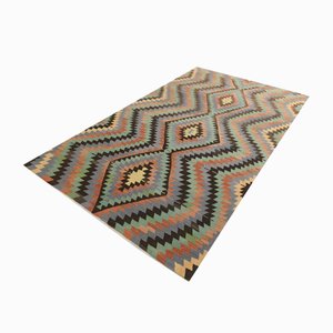 Handgemachter türkischer Vintage Kelim Teppich