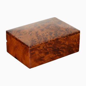 Caja pequeña vintage de madera de nudo