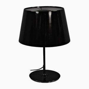 Lámpara de mesa pintada de negro de Ikea