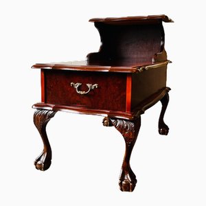 Vintage Louis XV Nachttisch aus Holz mit einer Schublade und Löwenfüßen