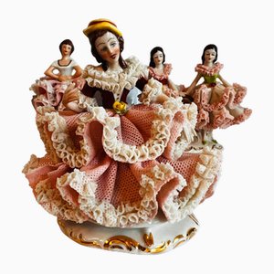 Statuetta da donna vintage in porcellana con pizzo di Dresda