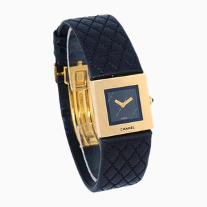 Schwarze Matelasse Uhr von Chanel