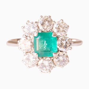Vintage 18k White Gold Daisy Ring with Emerald and Brilliant Cut Diamonds, 1970s