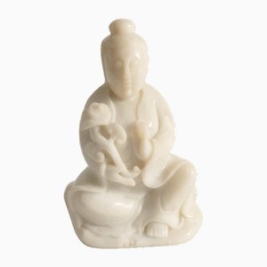 Handgeschnitzte Weiße Alabasterfigur von Guanyin, China, Frühes 20. Jh.