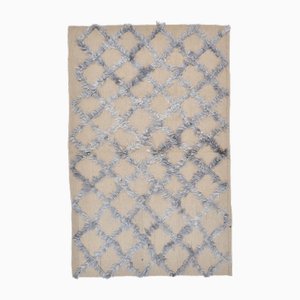 Handgefertigter Kelim Teppich aus Wolle in Grau & Hellbraun