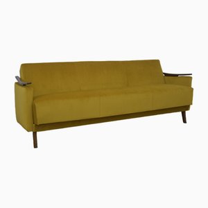 Sofá plegado de terciopelo amarillo, años 60