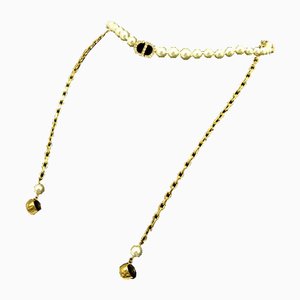 Lange Airpods Goldkette mit Perlenkette von Christian Dior
