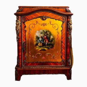 Handbemalter französischer Vintage Schrank im Louis XV Stil
