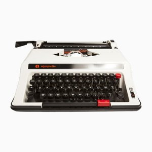 Deluxe Olympia Schreibmaschine
