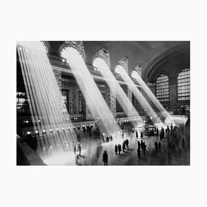 Hal Moray, Sun Beams Into Grand Central Station, 1930er, Silberner Gelatinefaserdruck