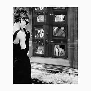 BATIK, Just Looking II, Audrey Hepburn, 2022, Impresión de pigmento de archivo