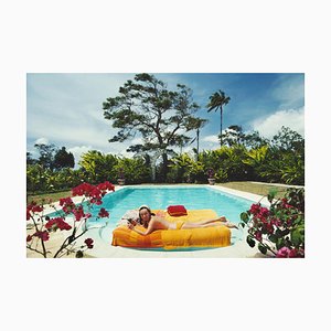 Slim Aarons, Sunbathing in Barbados, 1976, Lámina fotográfica