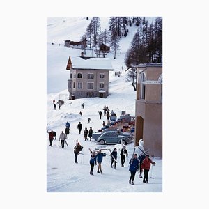 Slim Aarons, Skiers in St Moritz, Estate Stamped Photographic Print, 1963 / 2020s