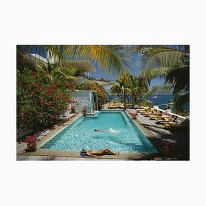 Lámina fotográfica Slim Aarons, Pool at Las Hadas, Estate, 1974/2020
