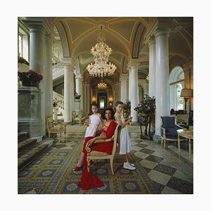 Lámina fotográfica Slim Aarons, Droulers and Daughters, Estate, 1984/2020