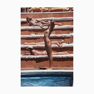 Slim Aarons, Bain de soleil à Capri, Impression photographique estampillée Estate, 1980 / 2020