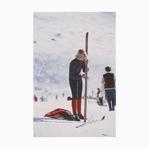 Lámina fotográfica Slim Aarons, Verbier Skier, Estate, 1964/2020
